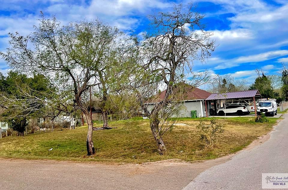 2nd image of 302 Dr Maria A Ovalle Ave