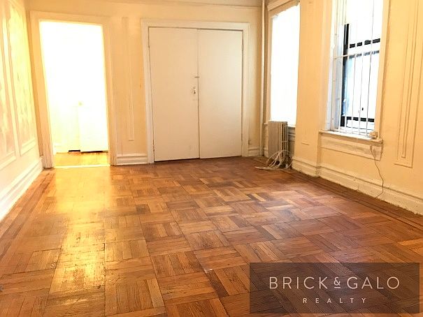 2nd image of 50 Lincoln Rd APT 2E