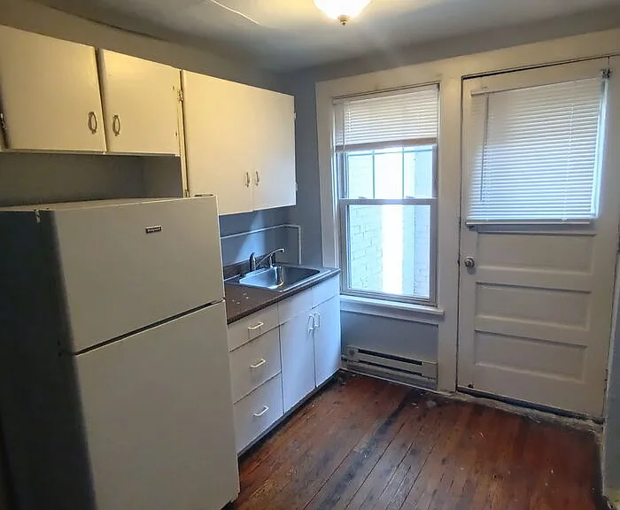 10205 Madison Ave #5 — Photo 2