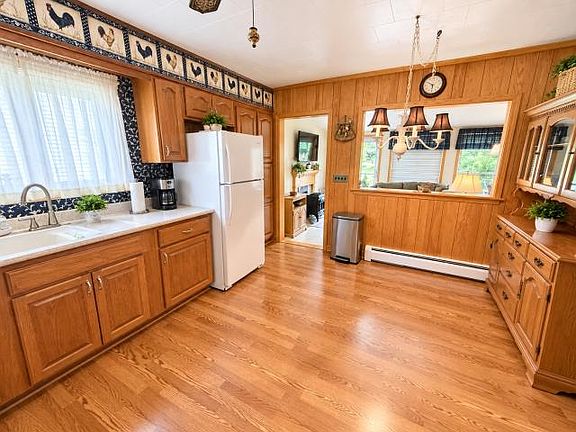 4th image of 30 Keystone Ave