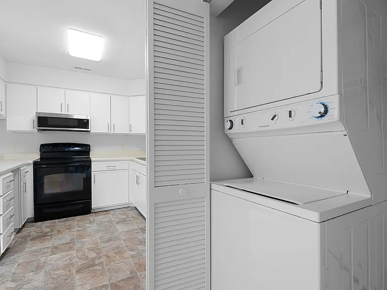 270 Summerwalk Cir — Photo 10