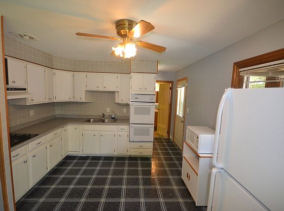 5th image of 103 Fairlane Dr