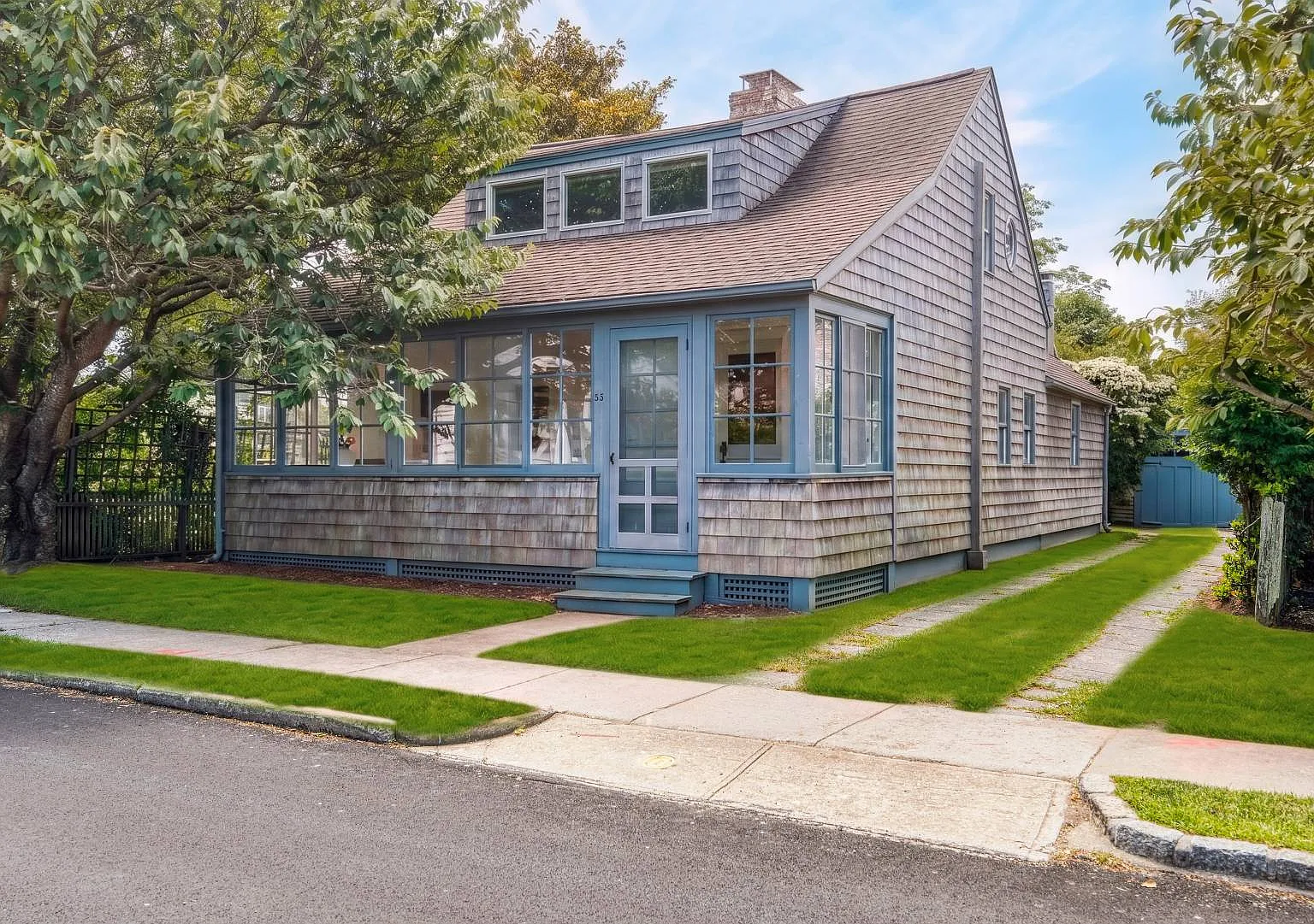 Sag Harbor Village Cottage — Photo 1