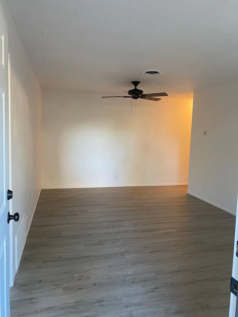 Newly updated pet-friendly, two bedroom w/ garage and yard! — Photo 2