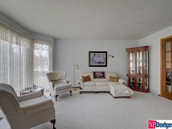 4th image of 2905 Blackhawk Dr