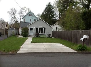 15 Rhodes Ave, Wynantskill, NY 12198