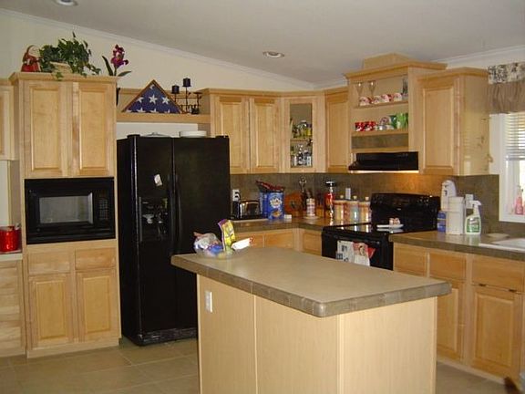 2nd image of 1144 County Road 104