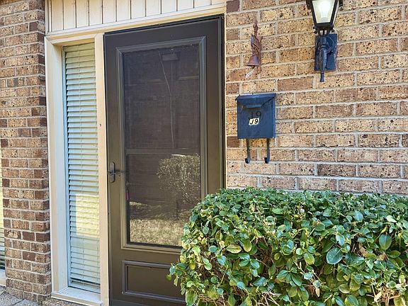 2nd image of 2116 Hobbs Rd APT J9