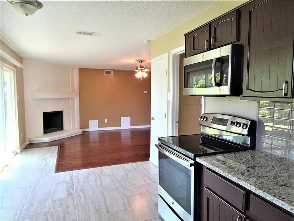 1st image of 1217 Whiteoak Dr