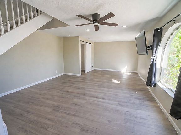 3rd image of 5046 E Columbine Dr