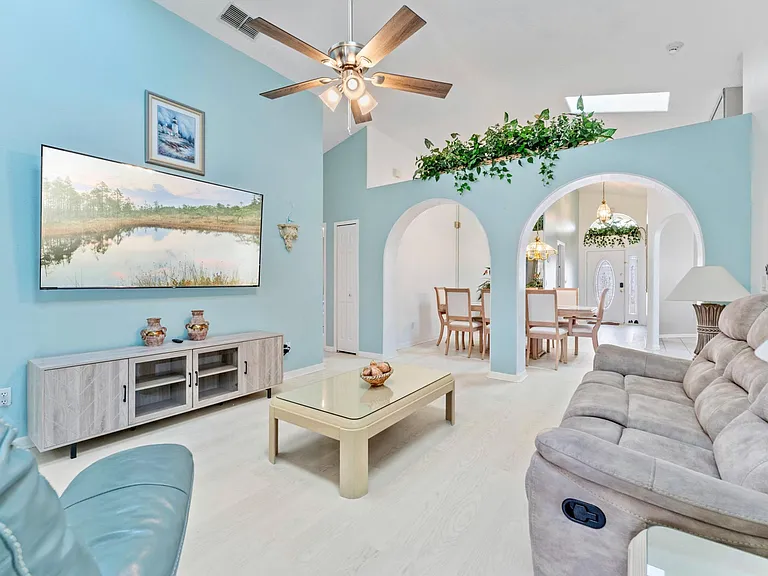 1651 Oak Hill Trl — Photo 3