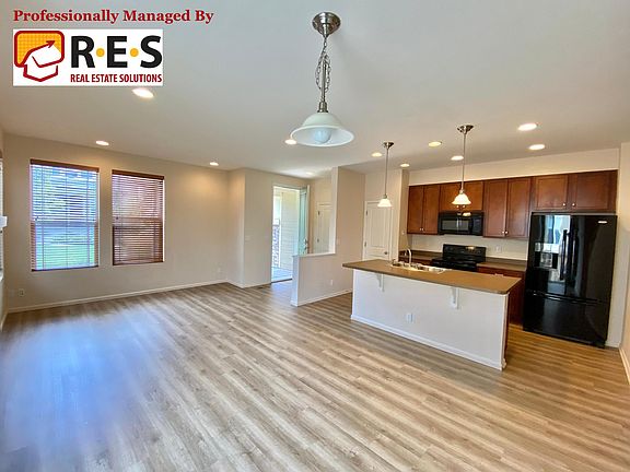 4th image of 10763 E 28th Pl