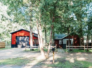 52493 35 1/2 St, Paw Paw, MI 49079