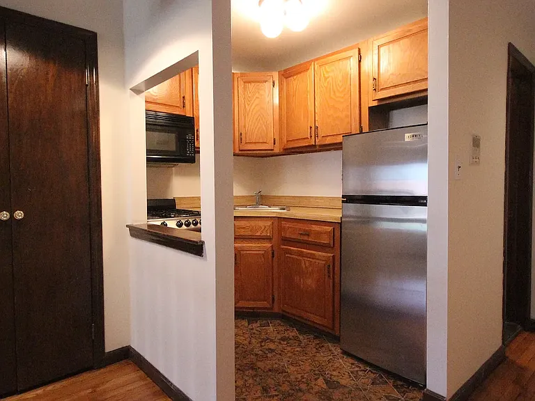 351 Amsterdam Ave #7N — Photo 2