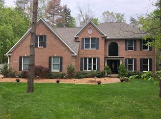 4020 Queensland Way, Pinckney, MI 48169