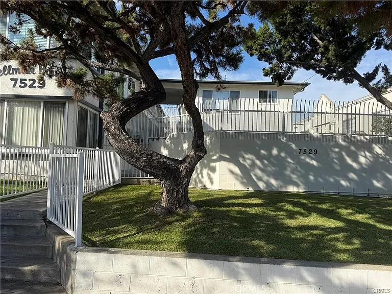 7529 Hellman Ave #9 — Photo 2