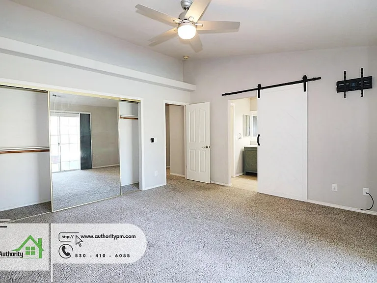 2378 Castlewood Dr — Photo 25