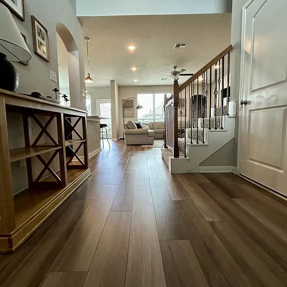 1926 Bayou Wood Ln — Photo 1