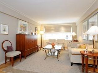 25 Sutton Park Rd, Poughkeepsie, NY 12603