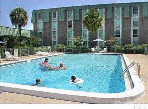 Outdoor swimming pool