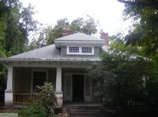 310 N Broad St, Burlington, NC 27217