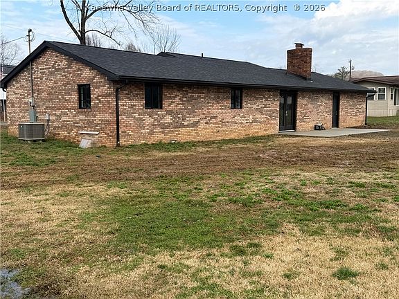 3rd image of 107 Sycamore Dr
