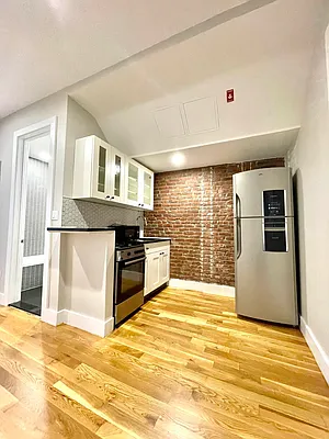 Rented by Pear NYC LLC | media 31