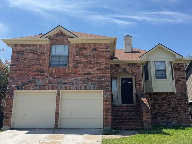 768 Pierre Ln — Photo 2