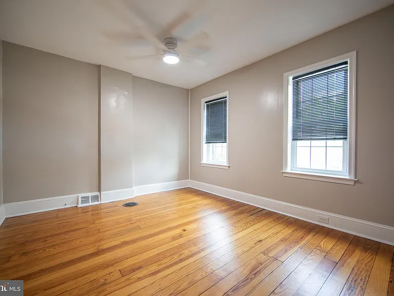 540 S Adams St — Photo 17