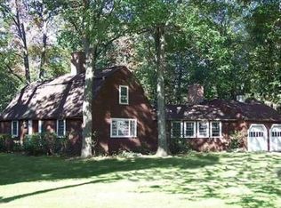 7 Porter Lake Dr, Longmeadow, MA 01106