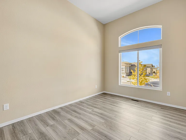 10327 Finn Dr — Photo 8