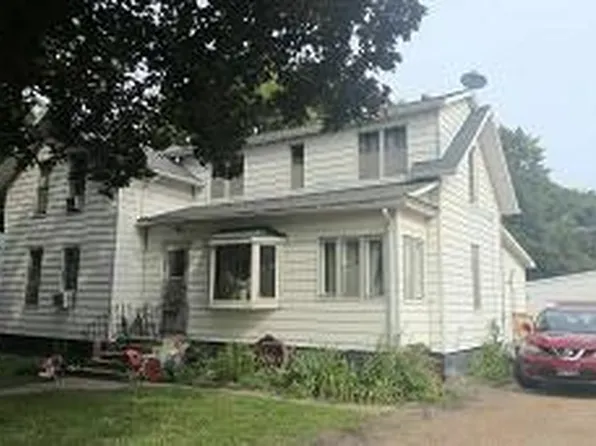 238 3rd St NE, Blooming Prairie, MN 55917