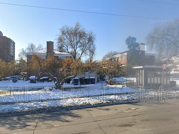 3rd image of 1822 W Mississippi Ave