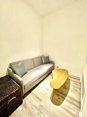 Rented by HOME RESIDENTIAL LLC | media 9