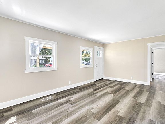 4th image of 3707 Addison St