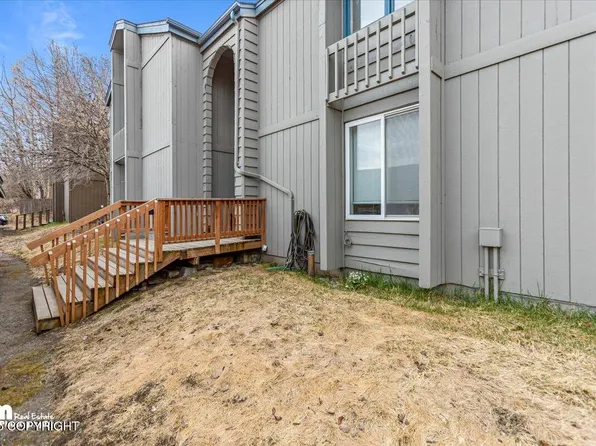 7410 Bearfoot Cir, Anchorage, AK 99502