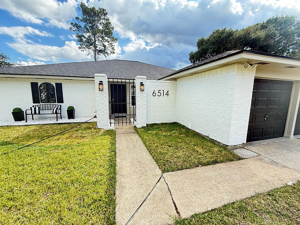 Exterior Front Elevation 1