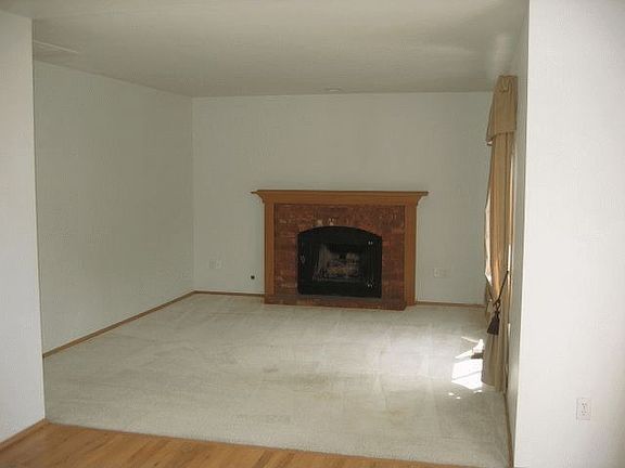 4th image of 2413 239th Pl NE