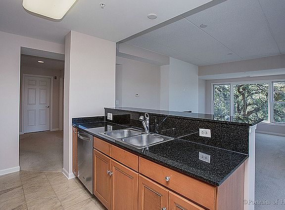 3rd image of 125 Lakeview Dr Unit 514