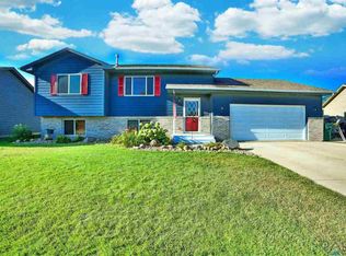 7913 W Eli Ct, Sioux Falls, SD 57106