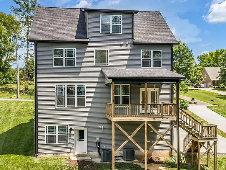 420 Stonemeadow Rd — Photo 8