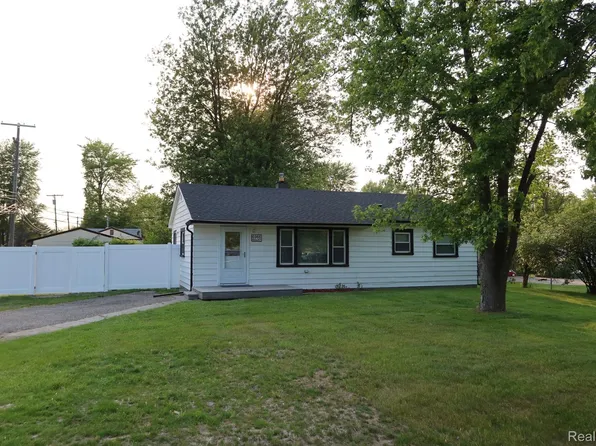 6966 Gulley St, Taylor, MI 48180