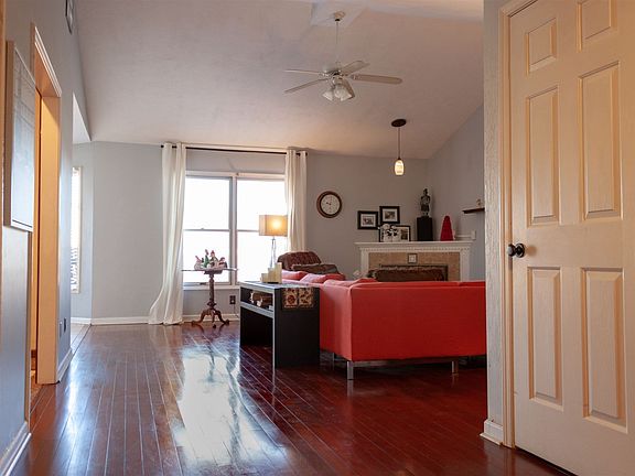 5th image of 5408 W Sudbury Dr