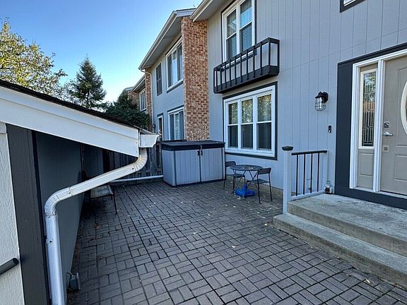4th image of 224 Oakwood Ln