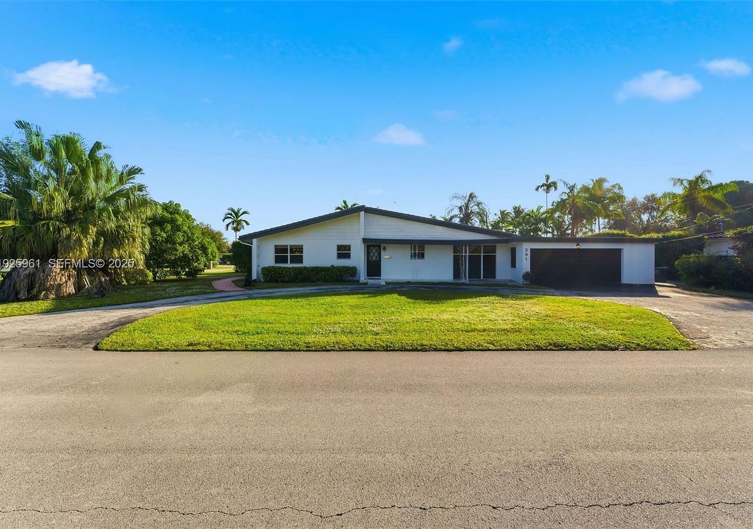 201 Calle Grande Dr, Hollywood, FL 33021 | Zillow