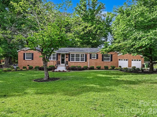 704 Marion Sims Dr, Lancaster, SC 29720