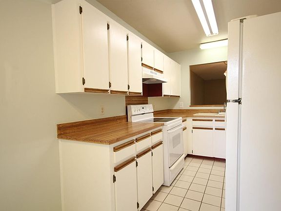 4th image of 850 E Lime St APT 3