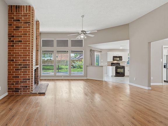 3rd image of 22326 Mosswillow Ln