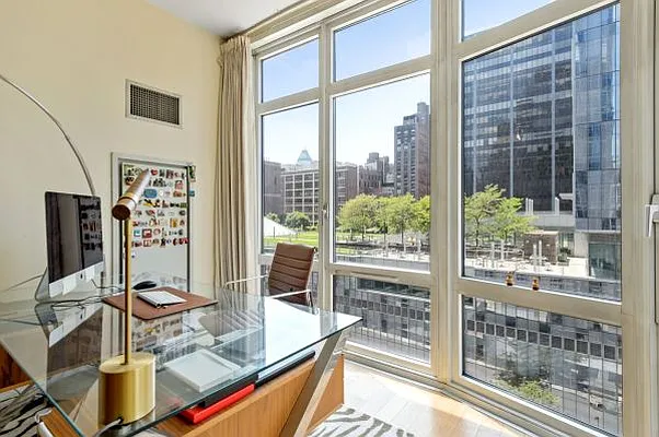 Sold by LG Fairmont Group | media 2
