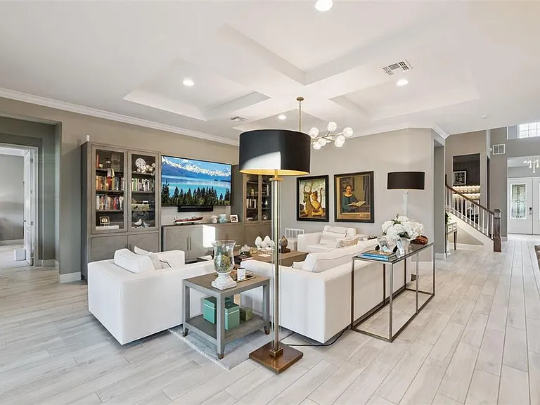 7556 John Hancock Dr — Photo 9